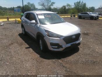  Salvage Hyundai TUCSON