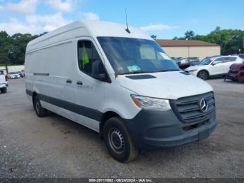  Salvage Mercedes-Benz Sprinter 2500