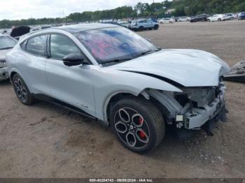  Salvage Ford Mustang