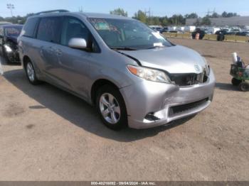  Salvage Toyota Sienna