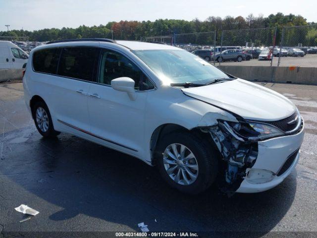  Salvage Chrysler Pacifica