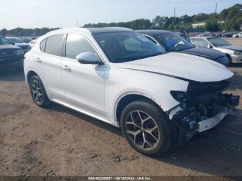  Salvage Alfa Romeo Stelvio