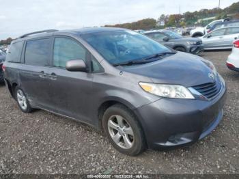  Salvage Toyota Sienna