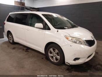  Salvage Toyota Sienna