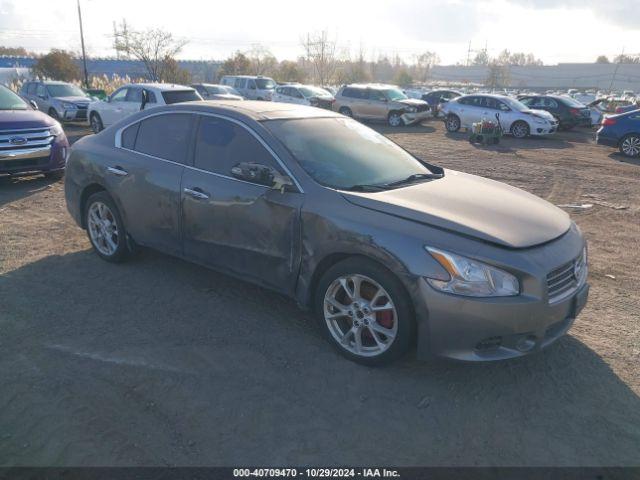  Salvage Nissan Maxima