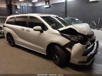  Salvage Toyota Sienna