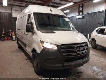  Salvage Mercedes-Benz Sprinter 2500