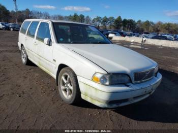  Salvage Volvo V70