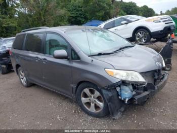  Salvage Toyota Sienna