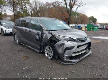  Salvage Toyota Sienna