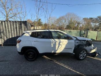  Salvage Jeep Compass