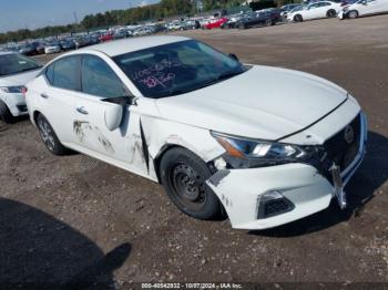  Salvage Nissan Altima