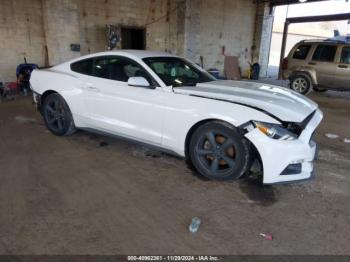  Salvage Ford Mustang