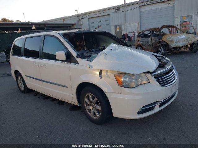  Salvage Chrysler Town & Country