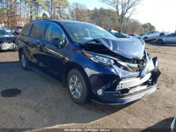  Salvage Toyota Sienna