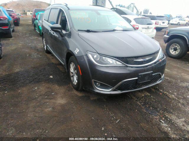  Salvage Chrysler Pacifica