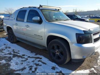  Salvage Chevrolet Avalanche