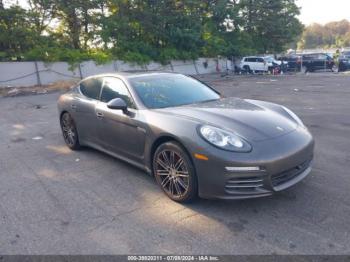  Salvage Porsche Panamera