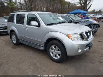  Salvage Nissan Pathfinder