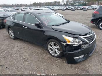  Salvage Nissan Altima