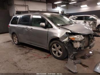  Salvage Toyota Sienna