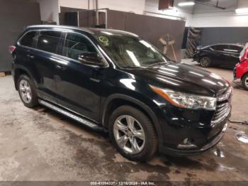  Salvage Toyota Highlander