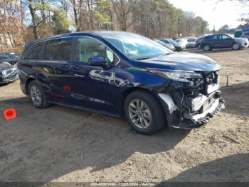  Salvage Toyota Sienna