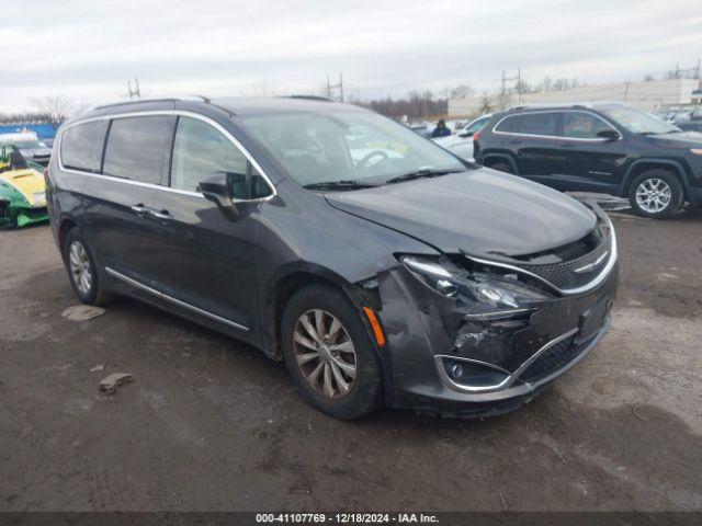  Salvage Chrysler Pacifica