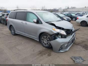  Salvage Toyota Sienna