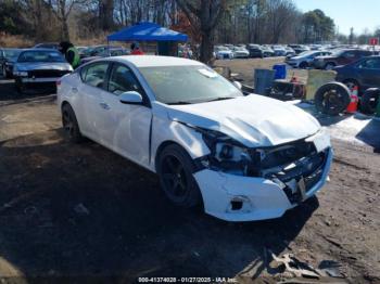  Salvage Nissan Altima