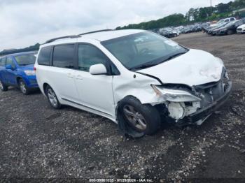  Salvage Toyota Sienna