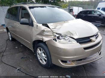  Salvage Toyota Sienna