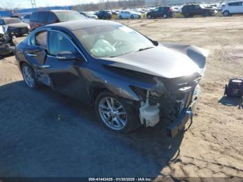  Salvage Nissan Maxima