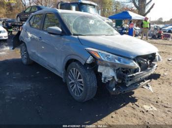  Salvage Nissan Kicks