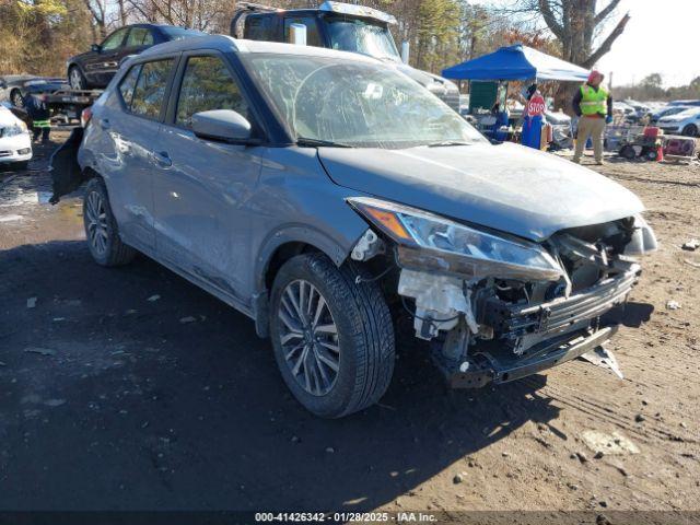  Salvage Nissan Kicks