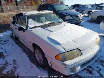  Salvage Ford Mustang