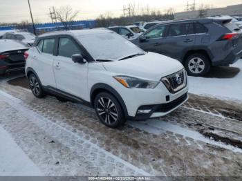  Salvage Nissan Kicks