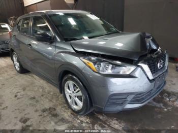  Salvage Nissan Kicks