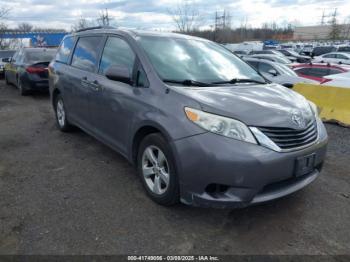  Salvage Toyota Sienna