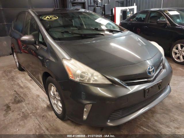  Salvage Toyota Prius v