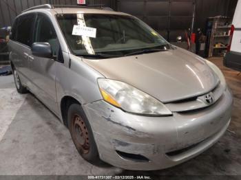  Salvage Toyota Sienna