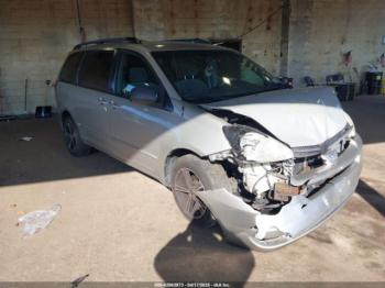  Salvage Toyota Sienna