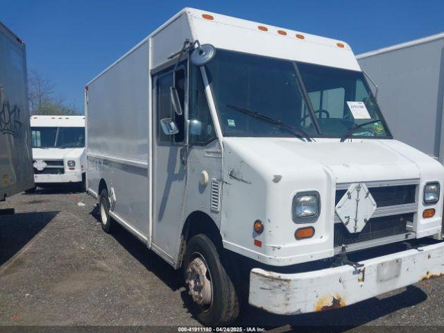  Salvage Freightliner Chassis