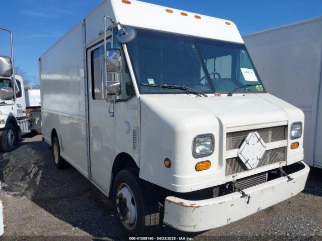  Salvage Freightliner Chassis