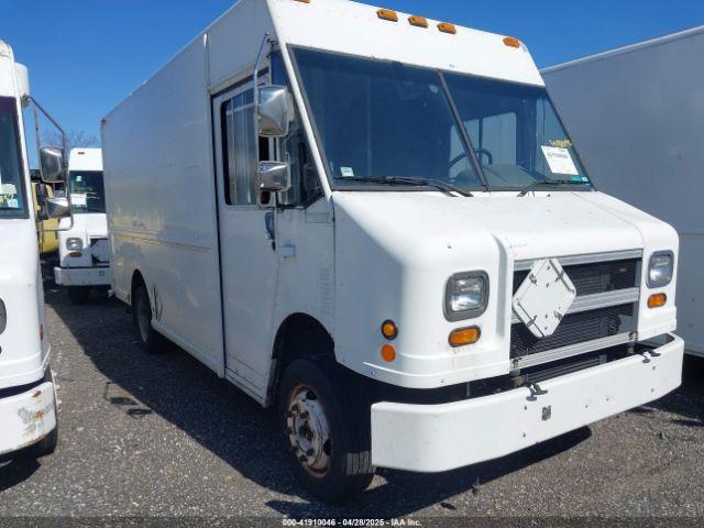  Salvage Freightliner Chassis