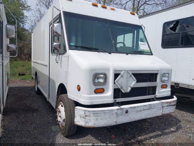  Salvage Freightliner Chassis