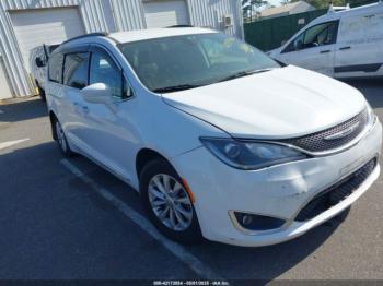  Salvage Chrysler Pacifica