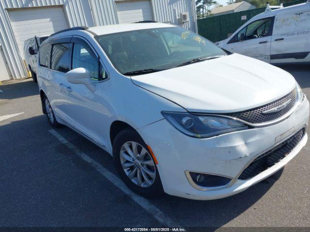  Salvage Chrysler Pacifica