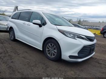  Salvage Toyota Sienna