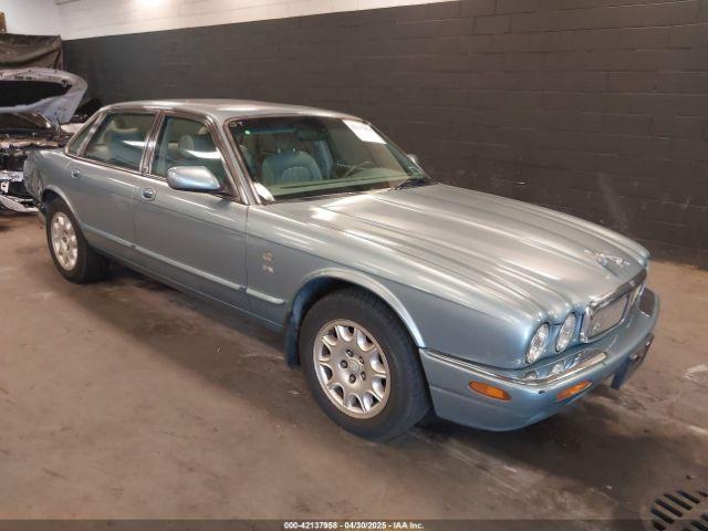  Salvage Jaguar Xj8